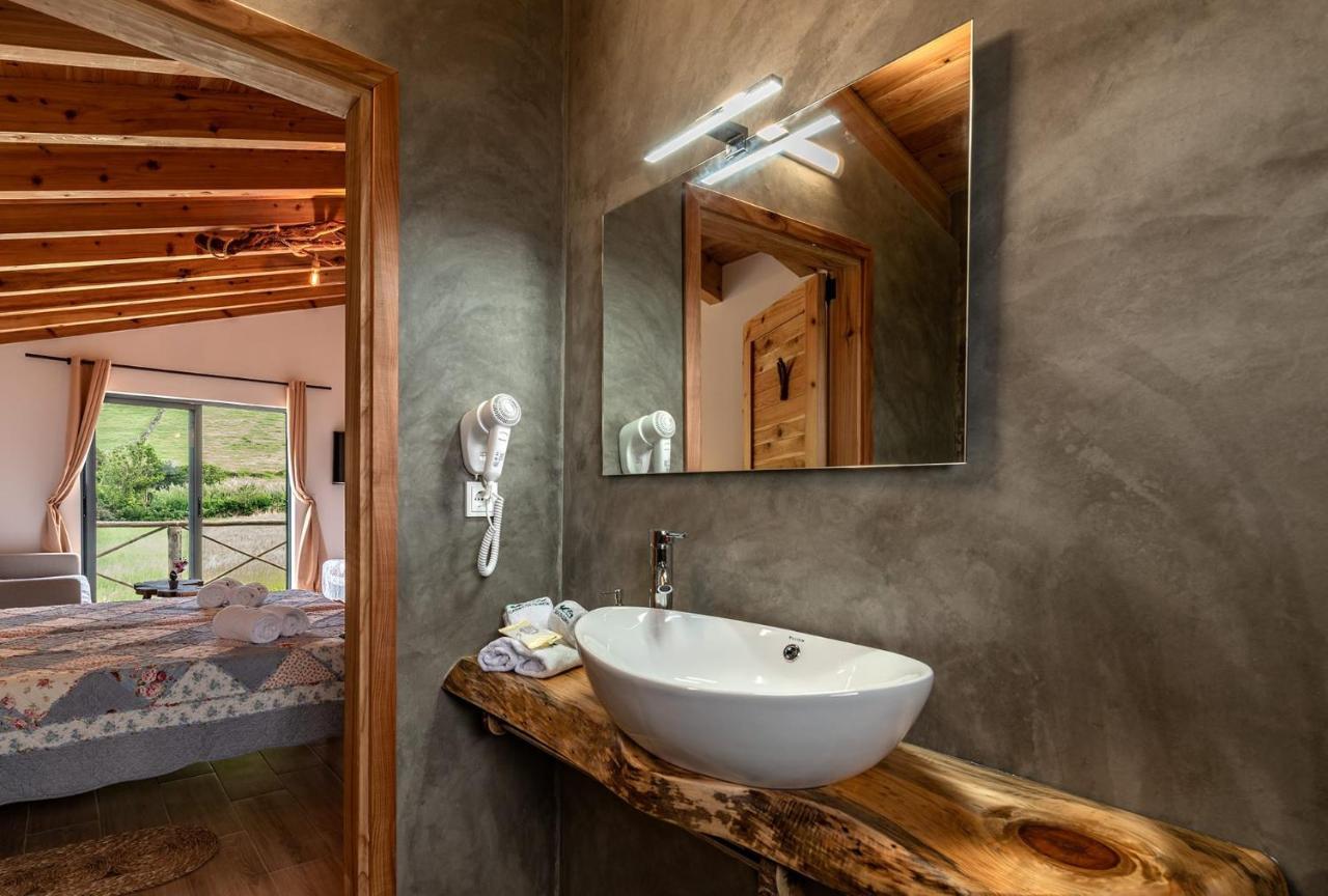 Апартаменты Casas Da Quinta Санта-Круш-даш-Флориш Экстерьер фото