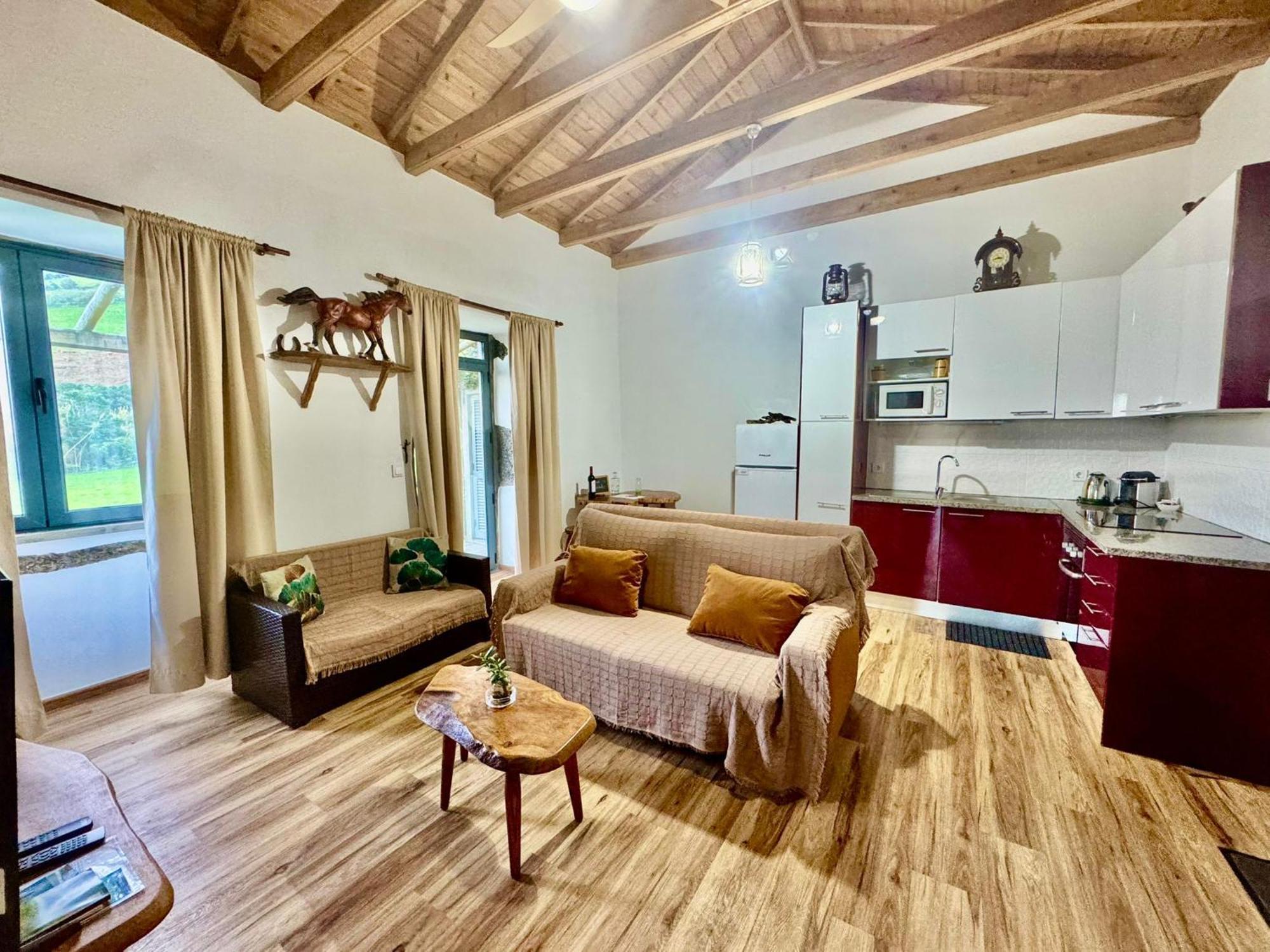 Апартаменты Casas Da Quinta Санта-Круш-даш-Флориш Экстерьер фото